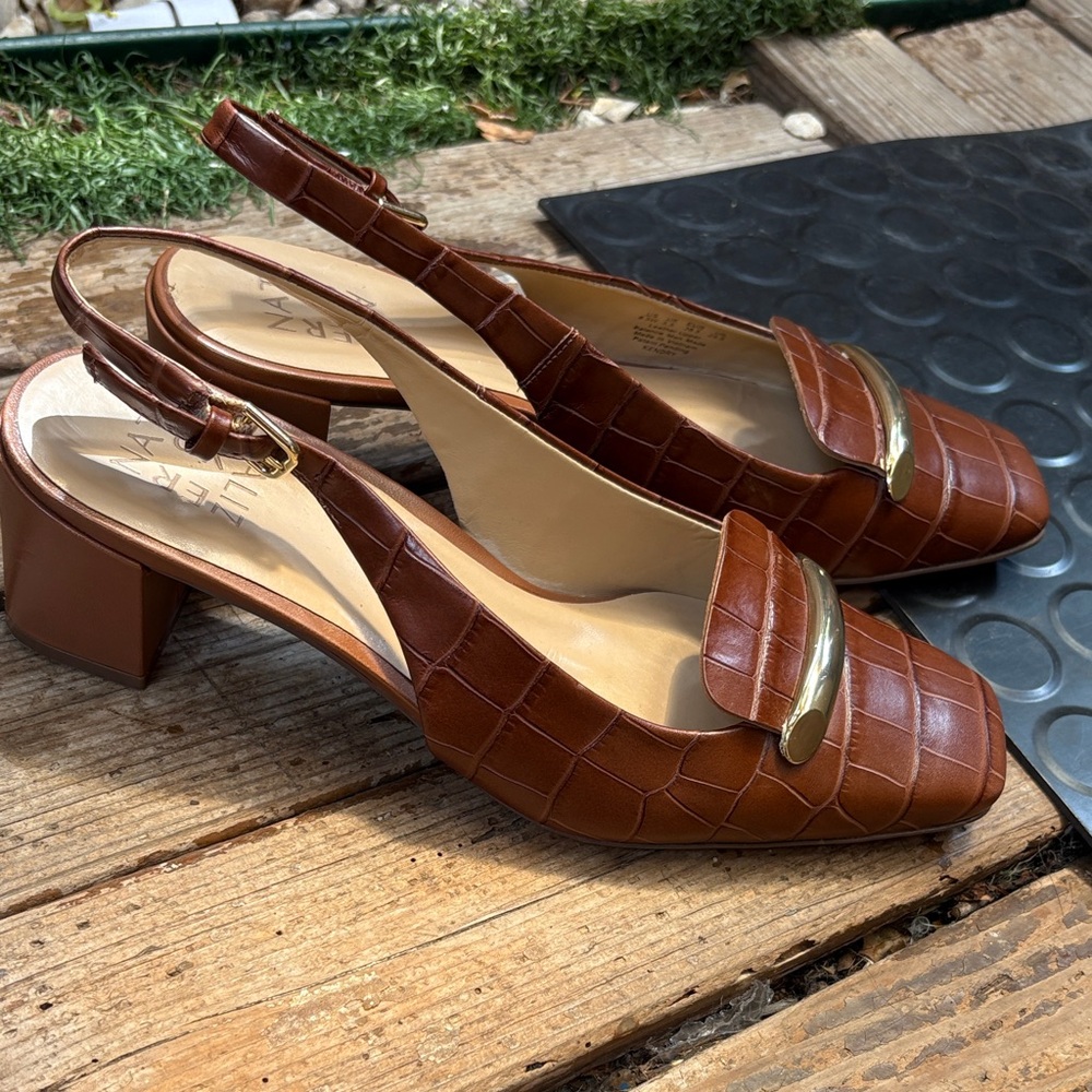 Naturalizer Brown Croc-Embossed Heels